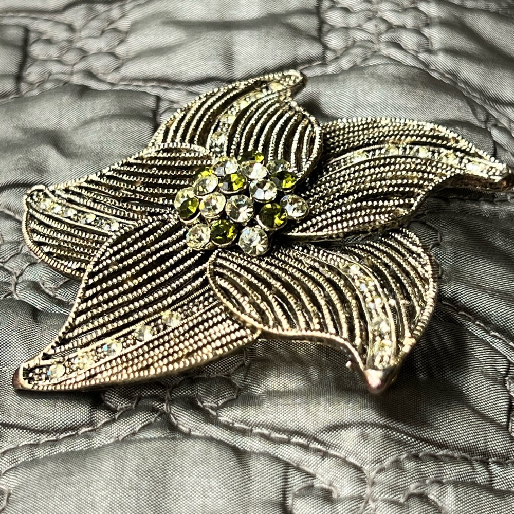 Vintage Floral Brooch
